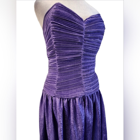 COPY - Vintage Purple Sweatheart Prom Dress with Rouching at Bodice - Picture 8 of 8